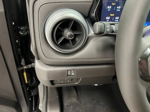 New 2026 Chevrolet Colorado LT w/ LT Convenience Package AWD/4WD image 14