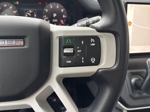 Used 2025 Land Rover Defender 110 S image 28
