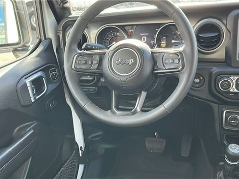 Used 2023 Jeep Wrangler Unlimited w/ Cold Weather Group image 26