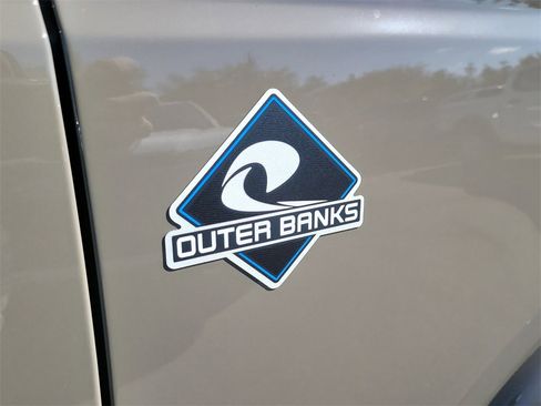 New 2025 Ford Bronco Outer Banks image 6