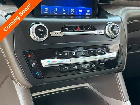 Used 2020 Ford Explorer Platinum w/ Premium Technology Package AWD/4WD image 25