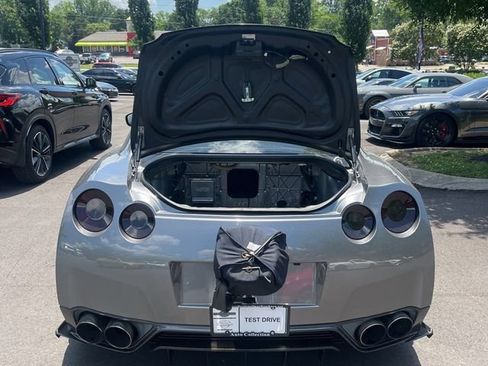Used 2012 Nissan GT-R Premium AWD/4WD image 9