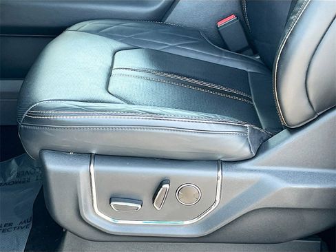 Used 2022 Ford Expedition Platinum image 20