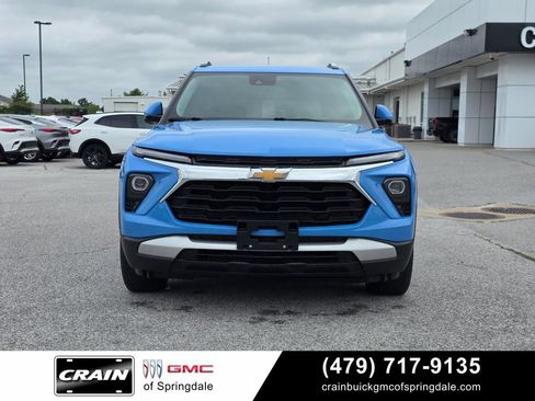 Used 2024 Chevrolet TrailBlazer LT w/ Driver Confidence Package FWD image 2