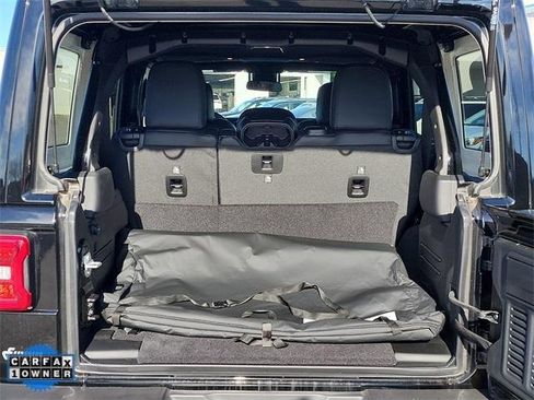 Used 2025 Jeep Wrangler Unlimited Rubicon image 6