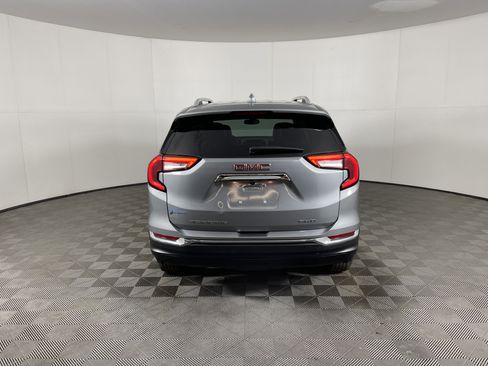 Used 2024 GMC Terrain SLT image 4