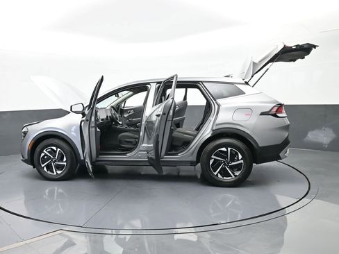 Used 2025 Kia Sportage LX image 65