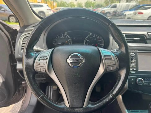 Used 2013 Nissan Altima 2.5 SL w/ Technology Pkg FWD image 13
