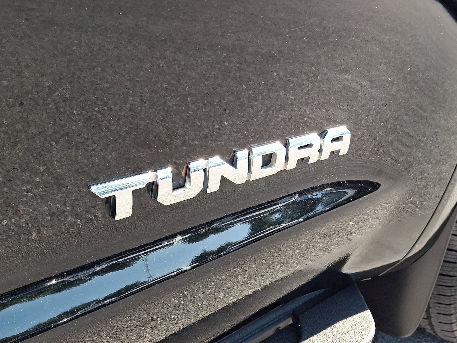 Used 2017 Toyota Tundra SR5 w/ TRD Off Road Package AWD/4WD image 31