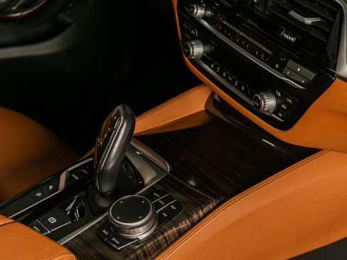 Used 2019 BMW 640i Gran Turismo xDrive w/ Luxury Package image 32