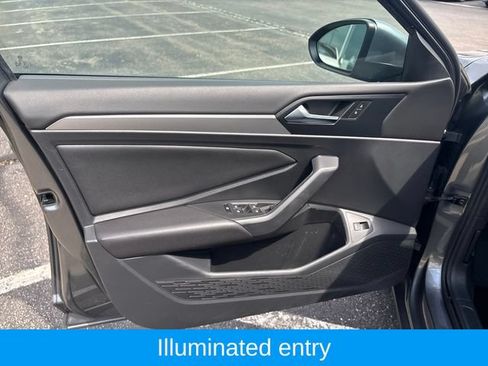 Used 2019 Volkswagen Jetta SE FWD image 10