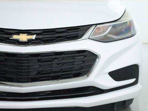 Used 2016 Chevrolet Cruze LT w/ Sun And Sound Package image 7