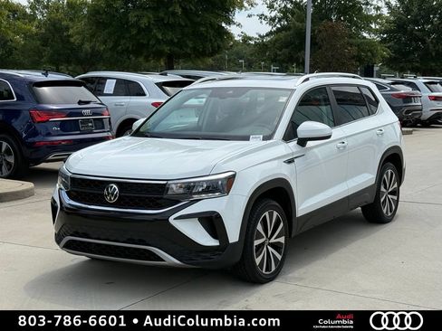 Used 2022 Volkswagen Taos SE FWD image 9