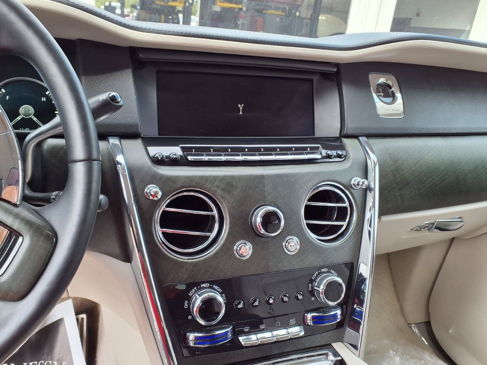 Used 2020 Rolls-Royce Cullinan AWD/4WD image 8