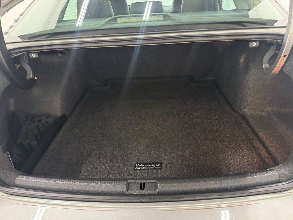 Used 2012 Volkswagen Passat 2.5 SE FWD image 23