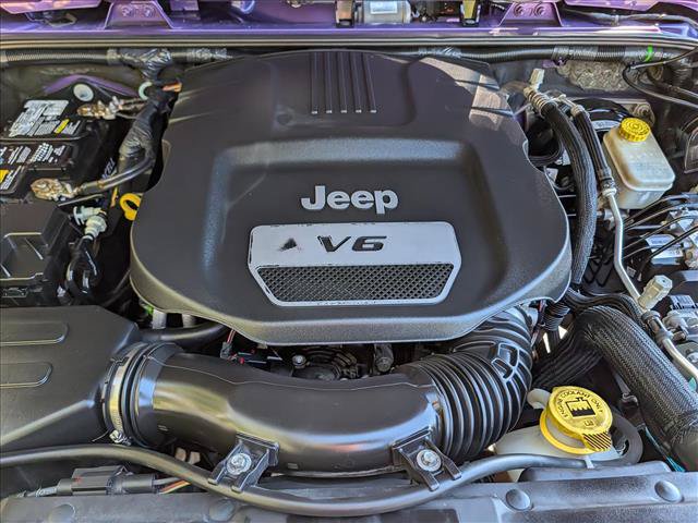 Used 2017 Jeep Wrangler Unlimited Sahara w/ Connectivity Group AWD/4WD image 11