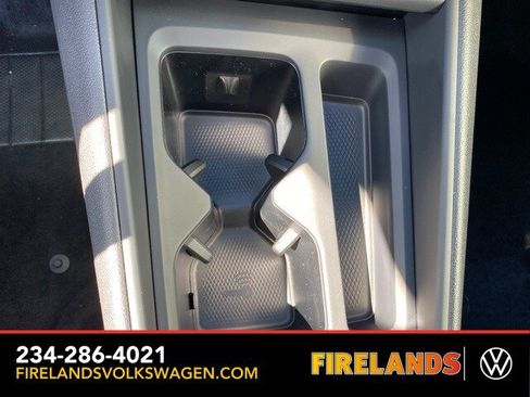 New 2025 Volkswagen Tiguan SE image 37