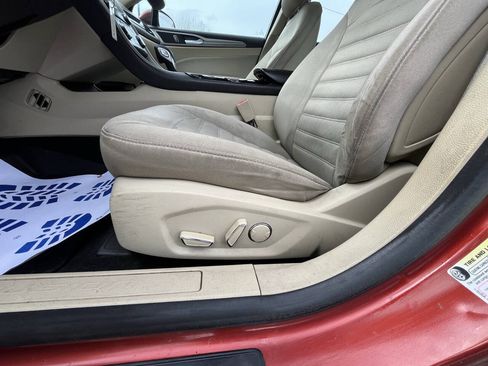 Used 2014 Ford Fusion SE FWD image 17