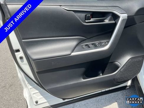 Used 2021 Toyota RAV4 LE AWD/4WD image 34