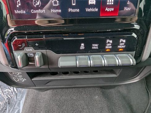 Used 2026 RAM 2500 Big Horn AWD/4WD image 25