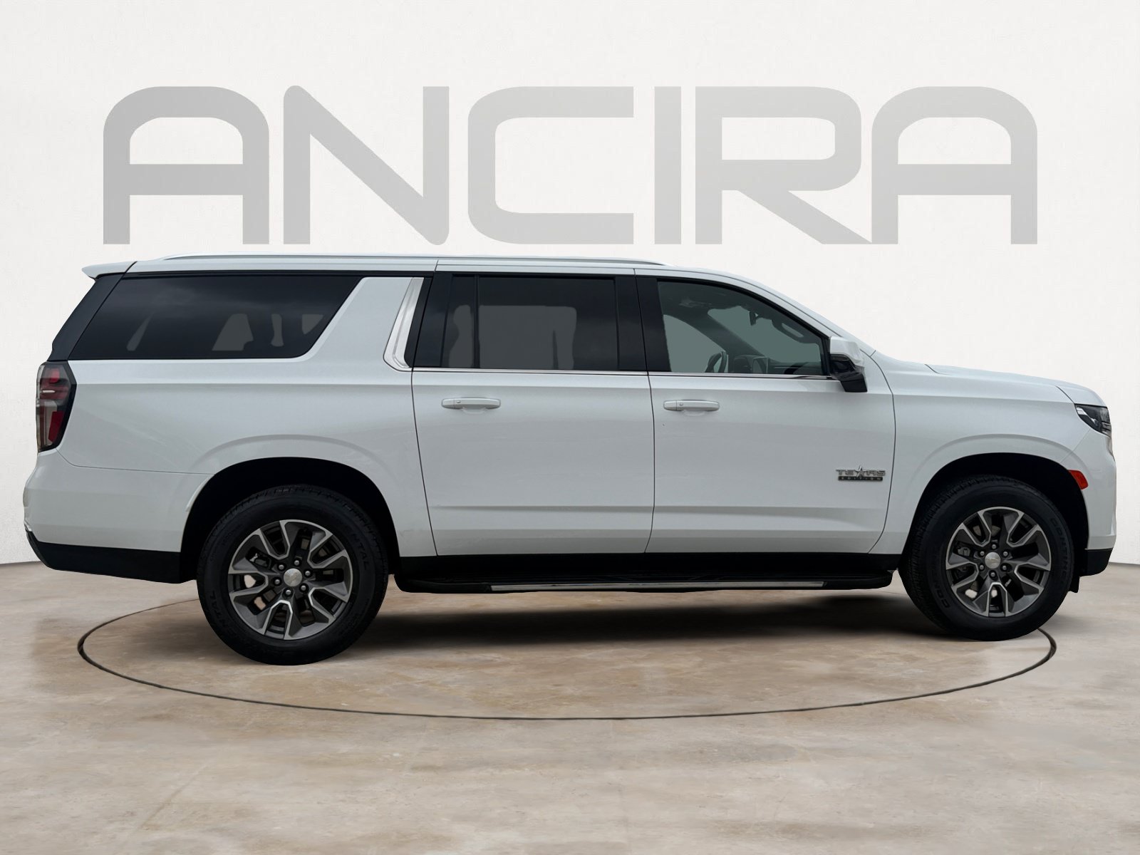 Used 2024 Chevrolet Suburban LT w/ Luxury Package RWD image 11
