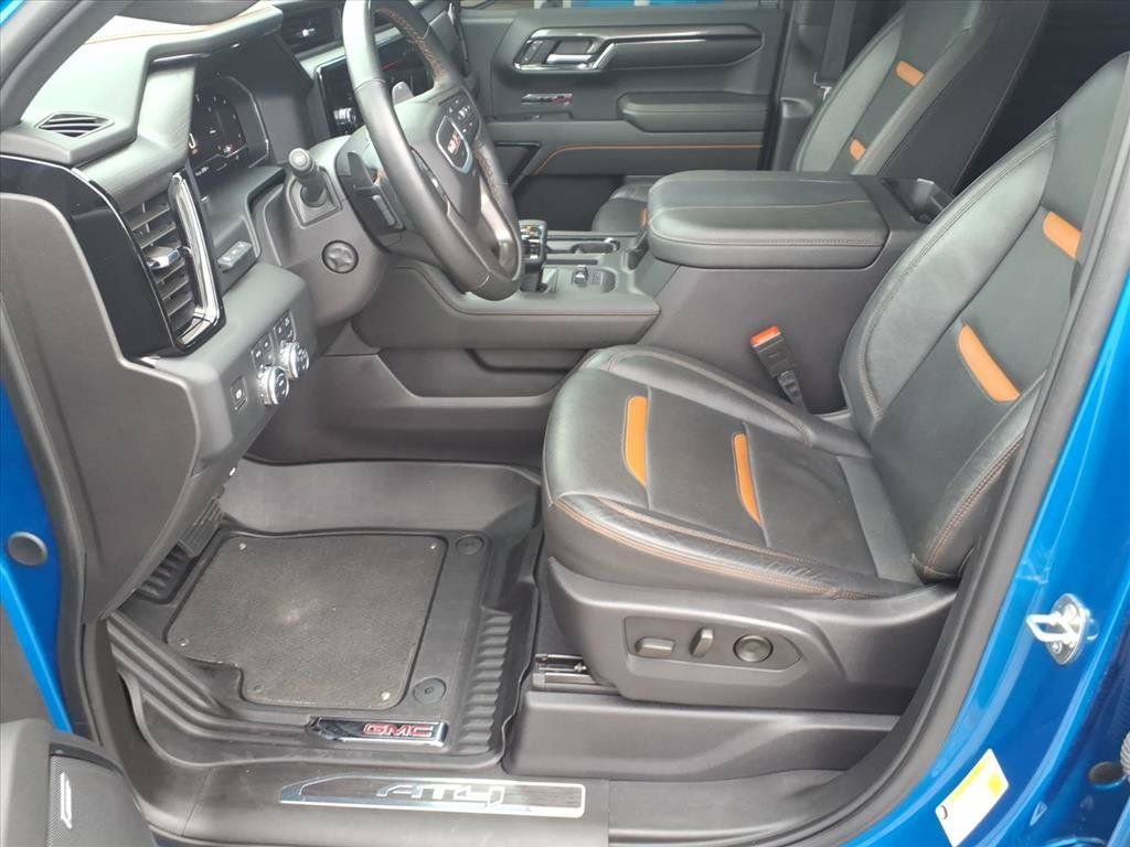 Used 2024 GMC Sierra 1500 AT4 w/ Technology Package AWD/4WD image 12