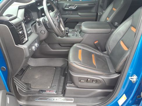 Used 2024 GMC Sierra 1500 AT4 w/ Technology Package AWD/4WD image 12