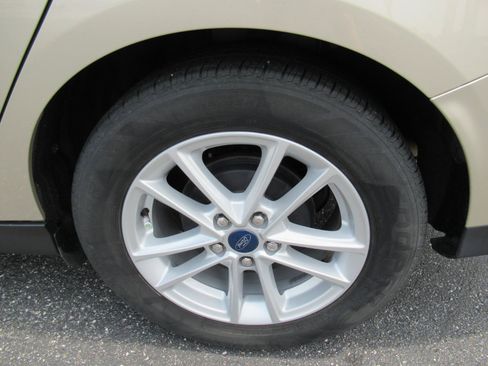 Used 2018 Ford Focus SE FWD image 8