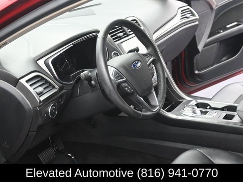 Used 2017 Ford Fusion SE w/ Equipment Group 201A image 7