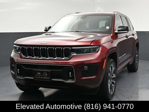 Used 2025 Jeep Grand Cherokee Overland w/ Adv Protech Group III AWD/4WD image 3