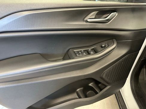 Used 2023 Jeep Grand Cherokee L Laredo image 13