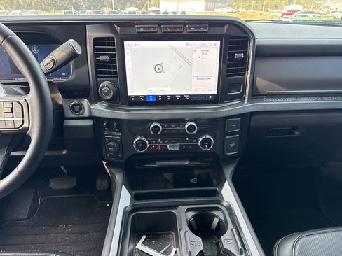 Used 2024 Ford F250 Platinum image 18