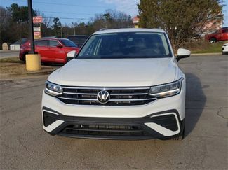 Used 2023 Volkswagen Tiguan SE w/ Panoramic Sunroof Package video 2