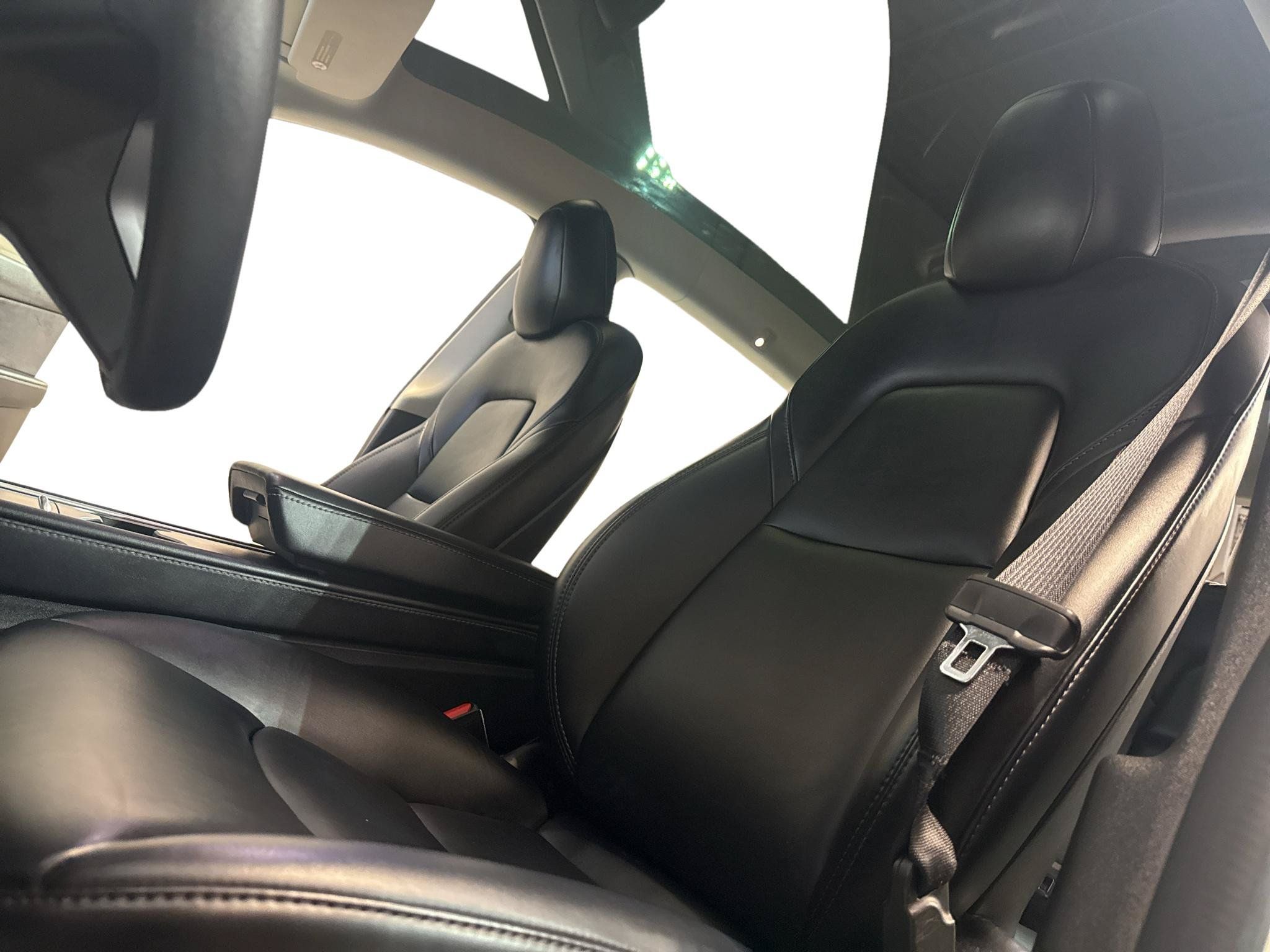 Used 2022 Tesla Model Y Long Range AWD/4WD image 16