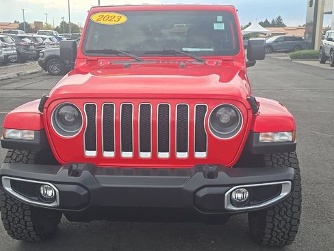 Used 2023 Jeep Wrangler Unlimited Sahara w/ Cold Weather Group AWD/4WD image 8