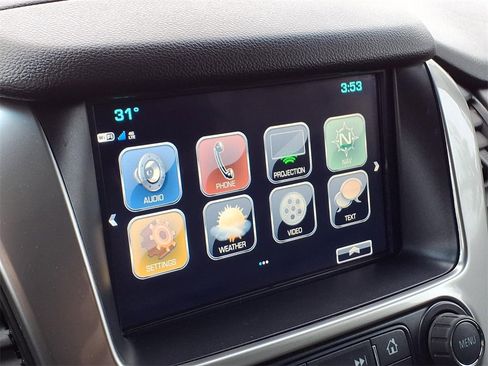 Used 2017 Chevrolet Suburban LT image 18