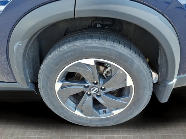 Used 2025 Nissan Rogue SV AWD/4WD image 6
