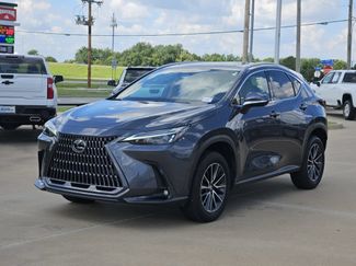 Used 2025 Lexus NX 250 FWD w/ Towing Package (2000 Lbs) video 3