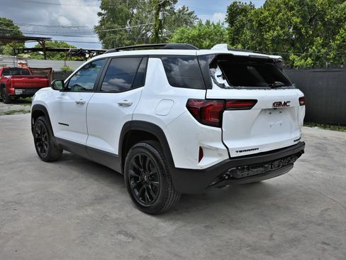 Used 2026 GMC Terrain Elevation w/ Elevation Premium Package FWD image 3
