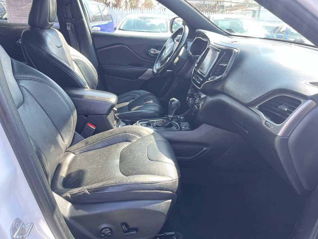 Used 2021 Jeep Cherokee High Altitude AWD/4WD image 18