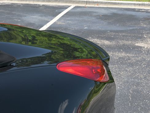 Used 2006 Pontiac Solstice Convertible w/ Premium Package RWD image 29
