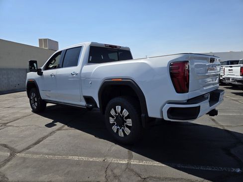 New 2025 GMC Sierra 2500 Denali w/ Denali Reserve Package image 3