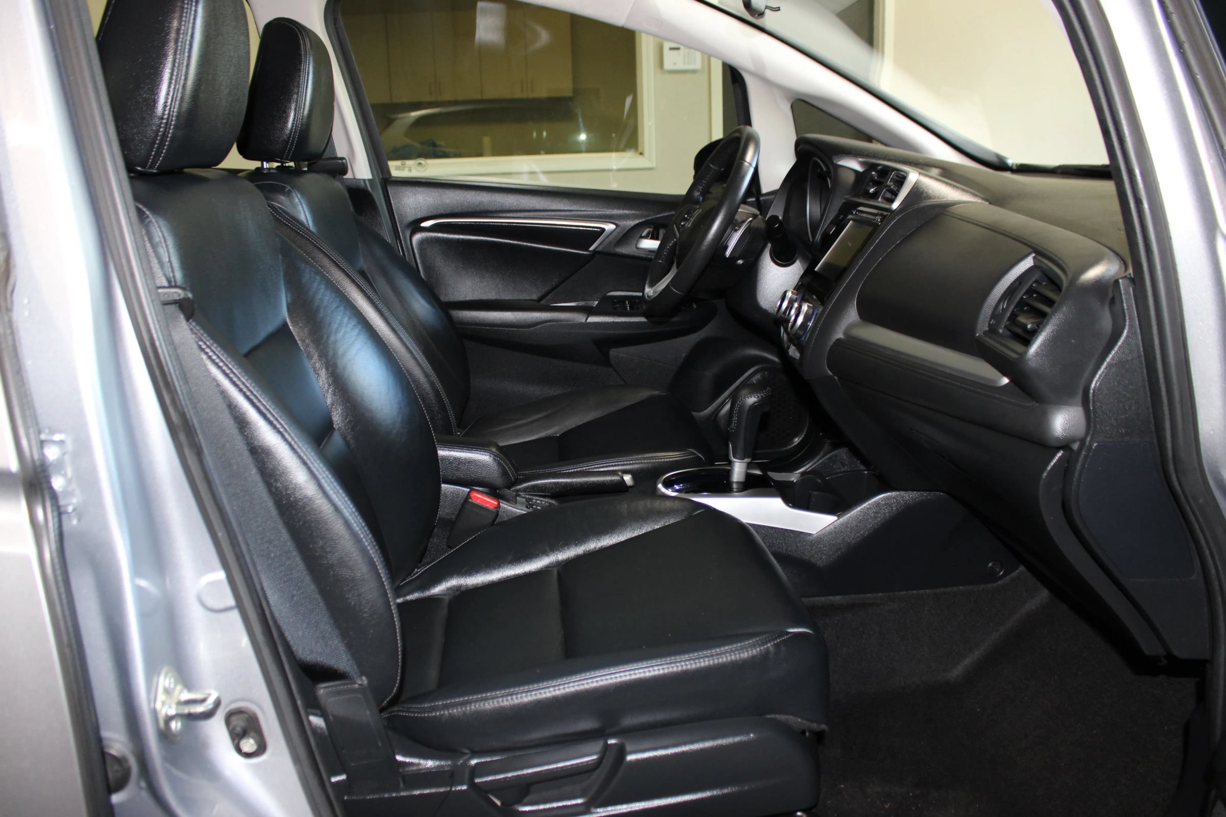 Used 2017 Honda Fit EX-L image 31
