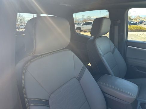 Used 2025 Chevrolet Colorado ZR2 w/ Technology Package image 29