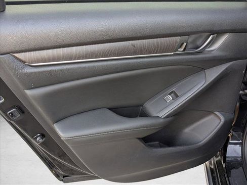 Used 2019 Honda Accord EX-L image 10
