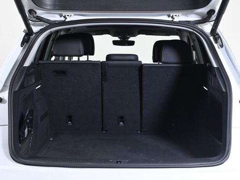 Used 2024 Audi Q3 2.0T Premium w/ Convenience Package image 21