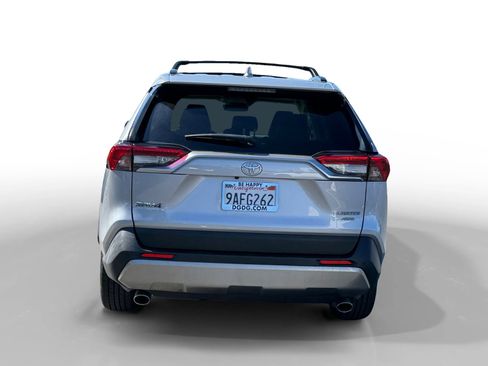 Used 2022 Toyota RAV4 Limited image 4