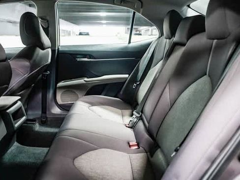 Used 2021 Toyota Camry LE image 17