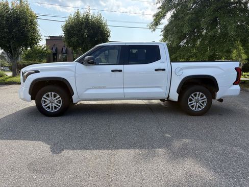 Used 2026 Toyota Tundra SR5 AWD/4WD image 4
