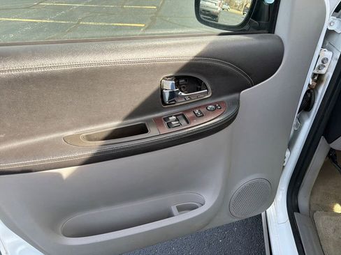 Used 2005 Chevrolet Uplander LS image 6